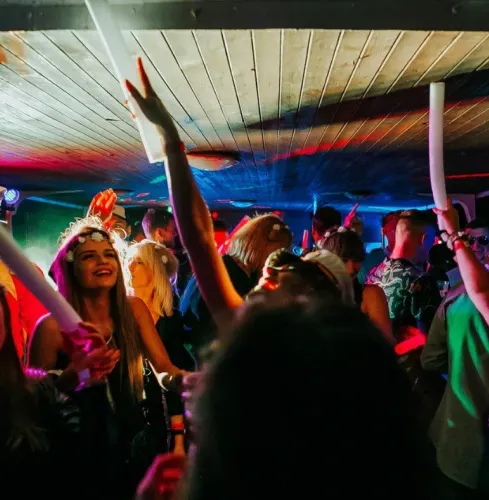 Krakow ÅBENT BAR FESTBÅD + KLUBBING