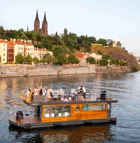 Prag Festbåd + fri bar + dværg Prag Festbåd + fri bar + dværg