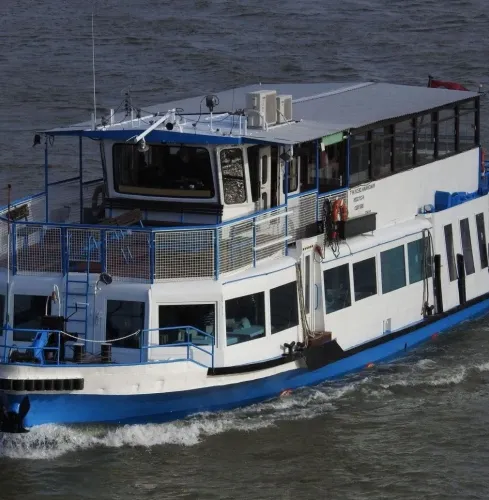 Budapest STRIP BÅD CRUISE + GOGO KLUB Budapest STRIP BÅD CRUISE + GOGO KLUB