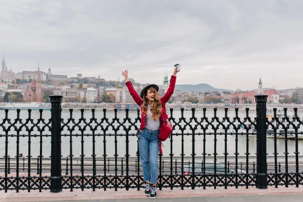 Nora - Budapest polterabend guide, Polterabender.dk